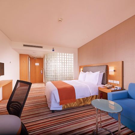 Holiday Inn Express Shanghai Jiading Industry Park By Ihg Exteriör bild