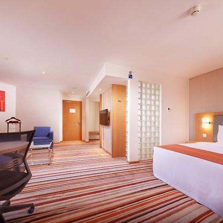 Holiday Inn Express Shanghai Jiading Industry Park By Ihg Exteriör bild