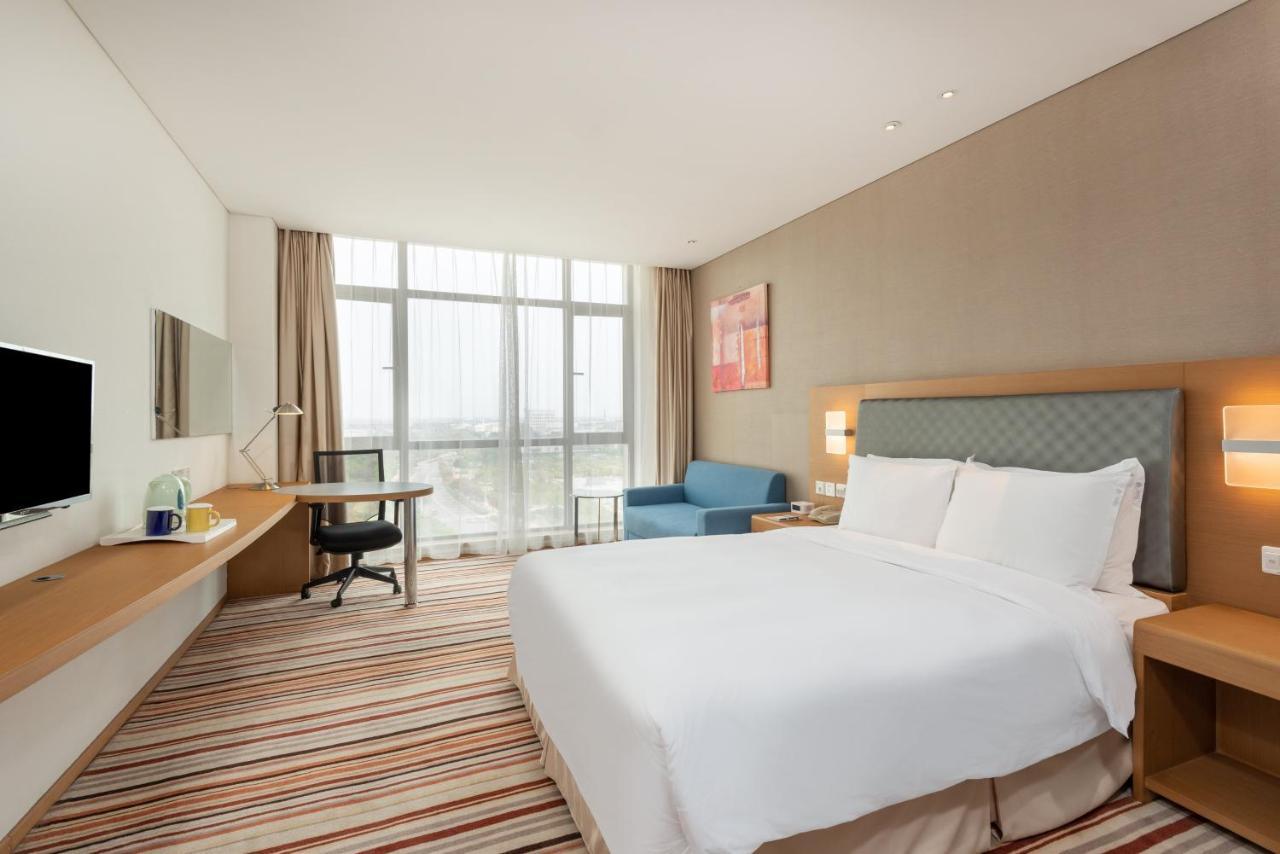 Holiday Inn Express Shanghai Jiading Industry Park By Ihg Exteriör bild