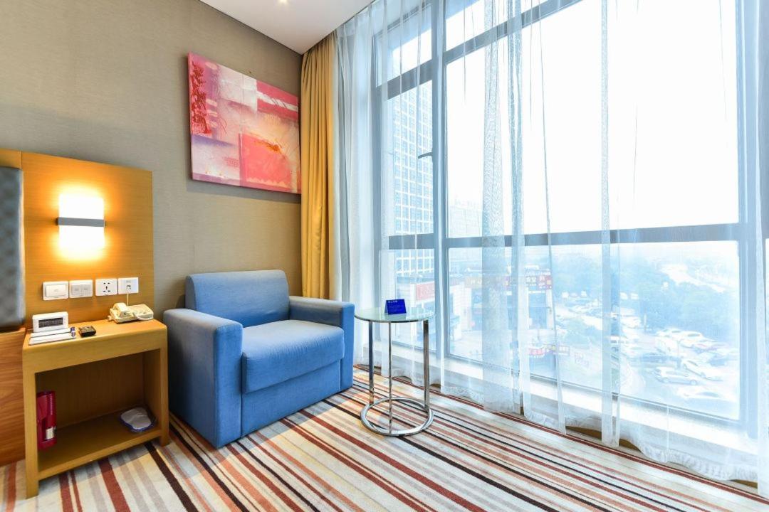 Holiday Inn Express Shanghai Jiading Industry Park By Ihg Exteriör bild