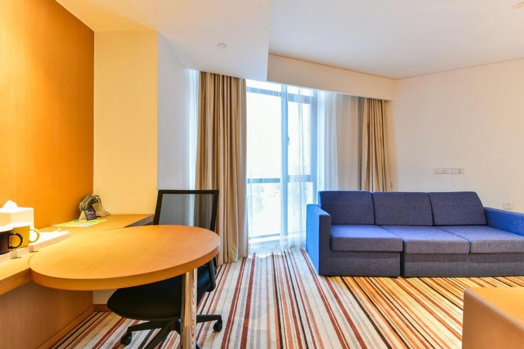 Holiday Inn Express Shanghai Jiading Industry Park By Ihg Exteriör bild