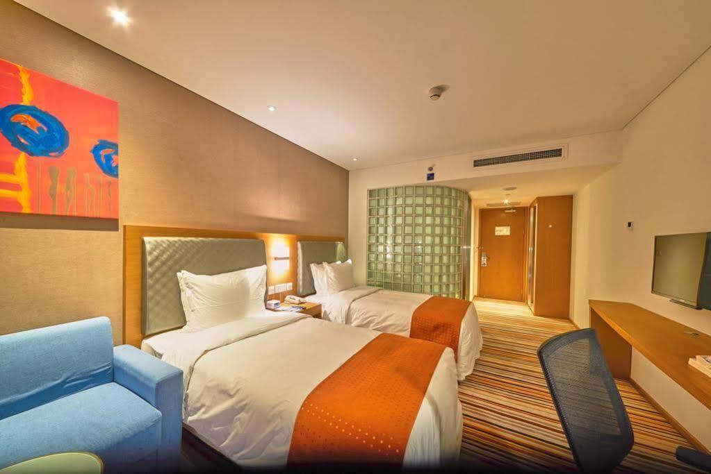 Holiday Inn Express Shanghai Jiading Industry Park By Ihg Exteriör bild